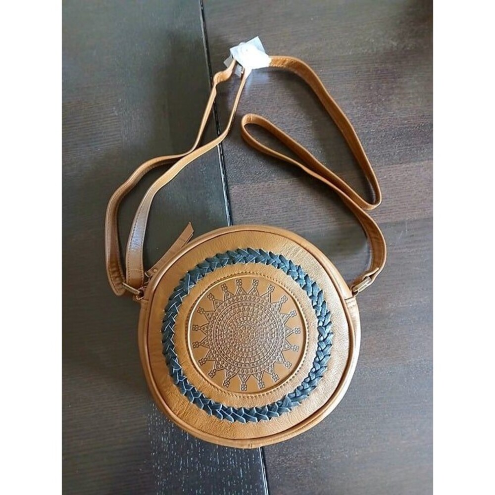Round leather purse NWT